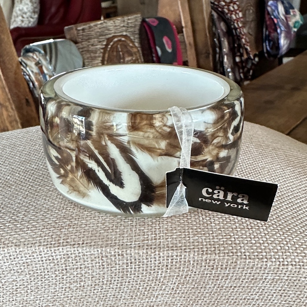 Cara New York Acrylic Bangle- Brown and White